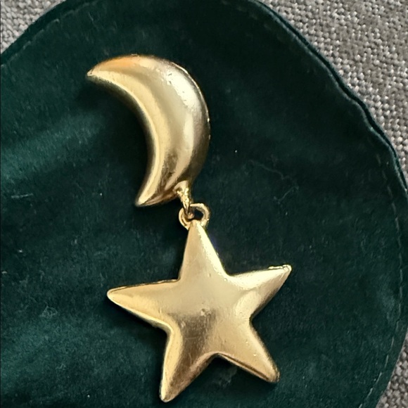American Vintage Gold Moon and Star Earrings - Picture 5 of 6